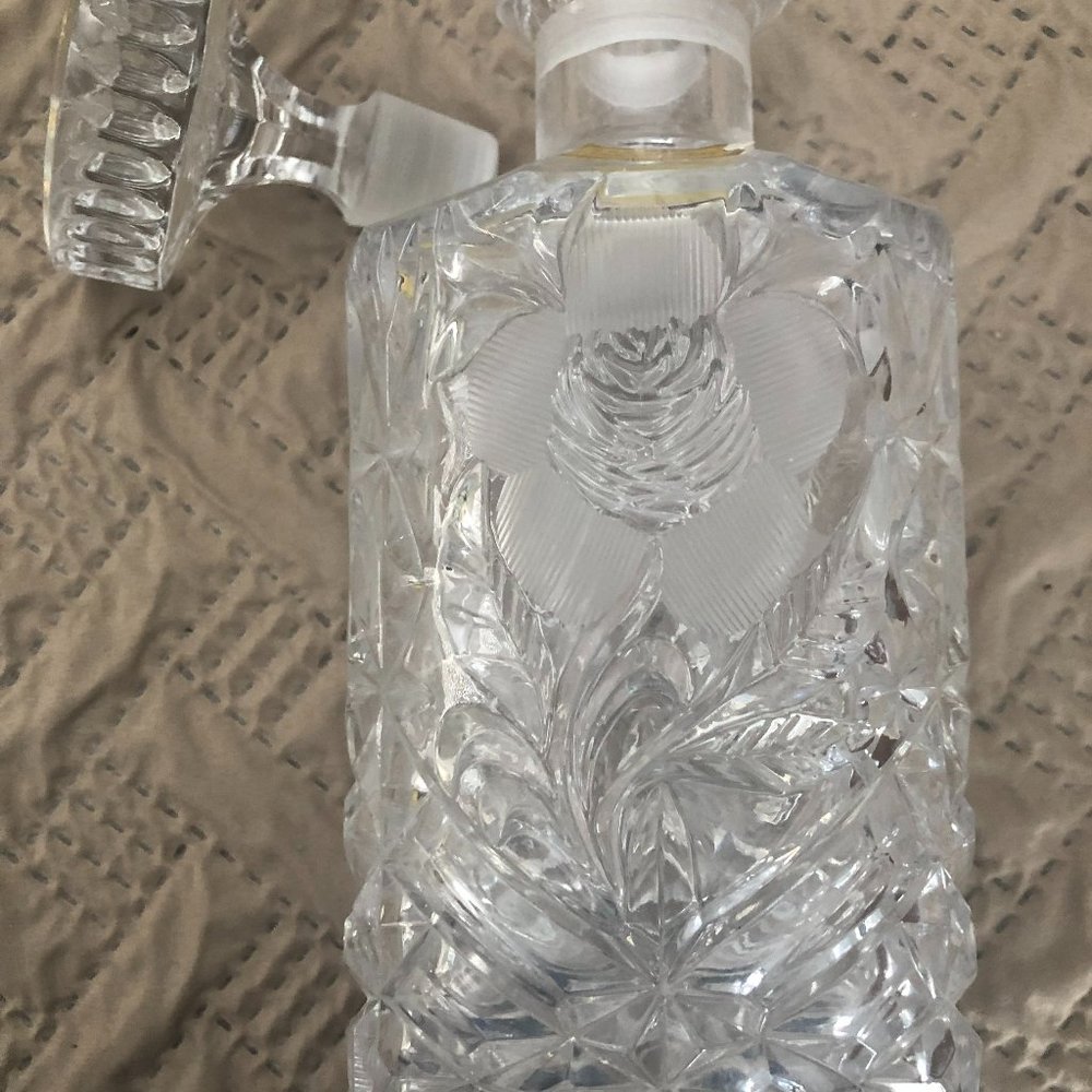 Italian hand-cut lead crystal Decanter w/Lid